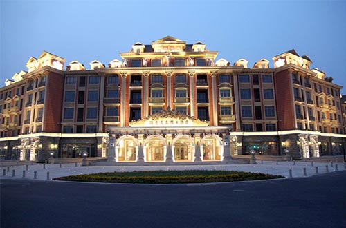 為什么廣告機(jī)在酒店如此受青睞?